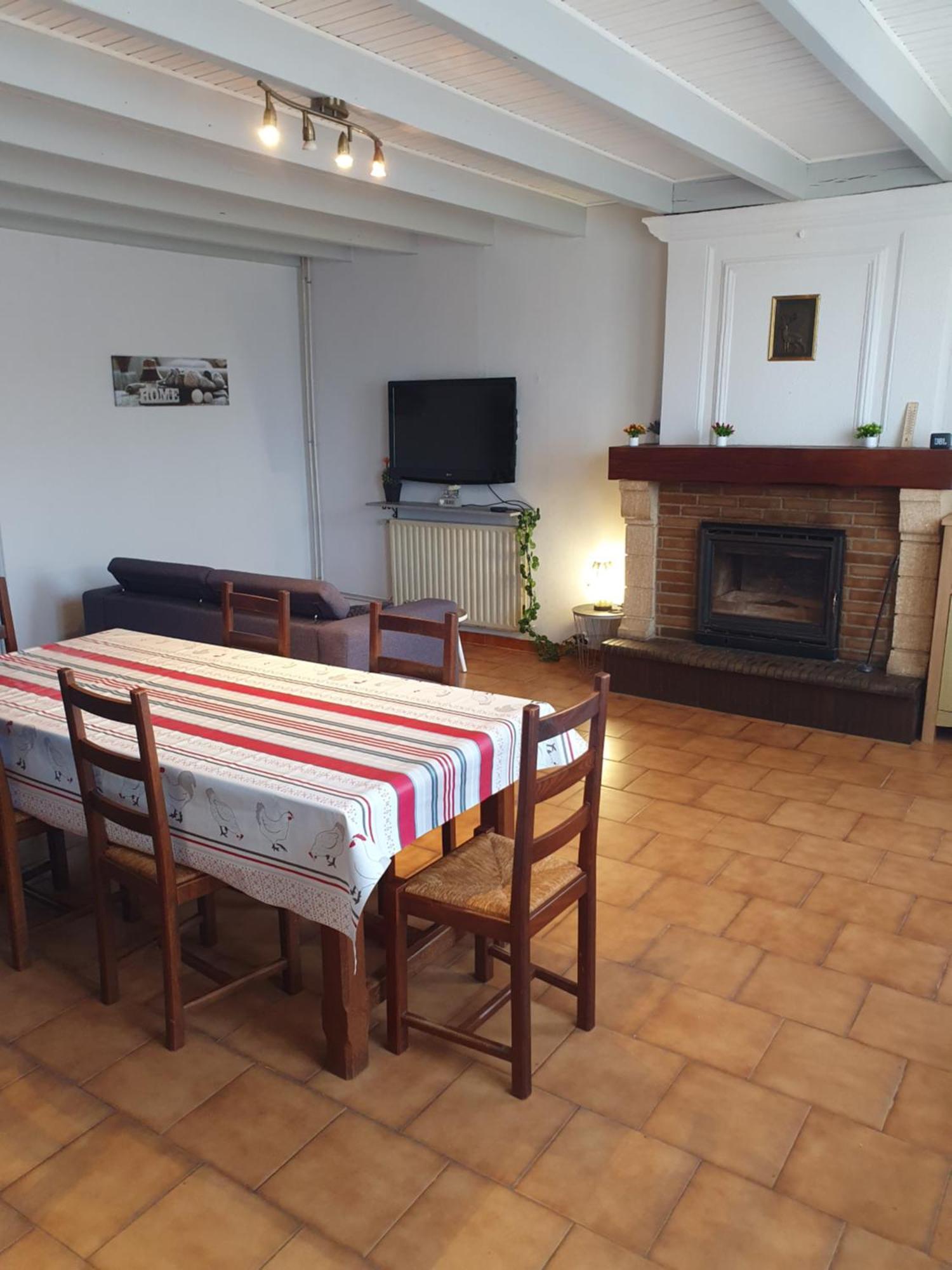 Maison 2 Chambres Au Calme Saint-Bonnet-sur-Gironde Exterior foto
